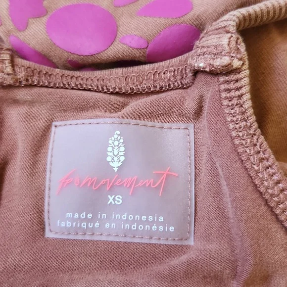 OFFERS New Free People FP Movement Hot Shot Logo Onesie Willow Branch XS Brown - Picture 10 of 11